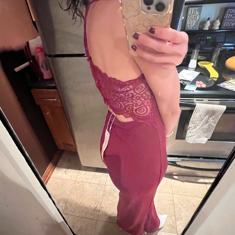 Joe & Elle maxi jump suit in maroon - Size M!